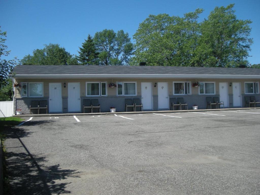 Motel Chevalier Québec Eksteriør billede