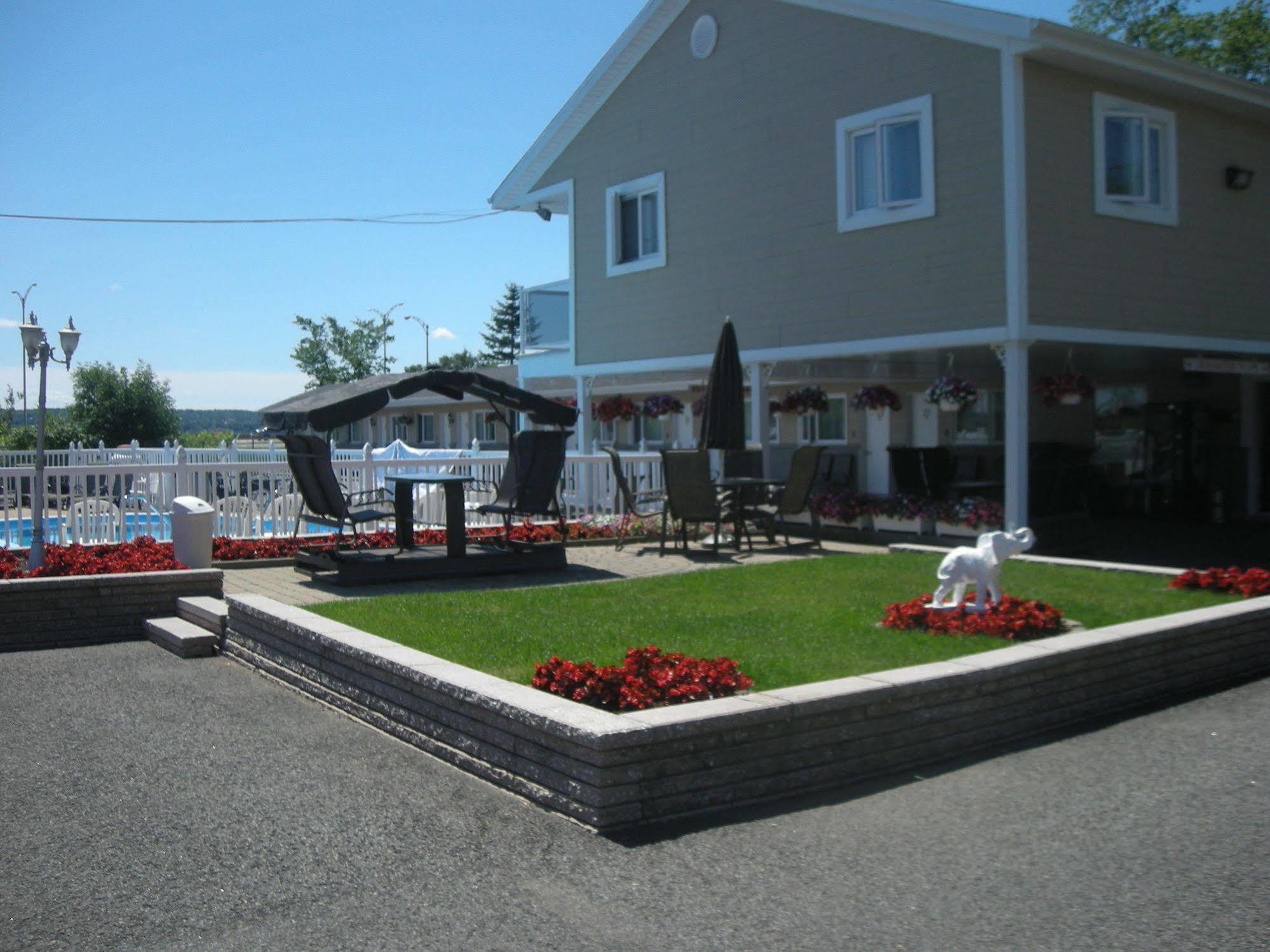 Motel Chevalier Québec Eksteriør billede