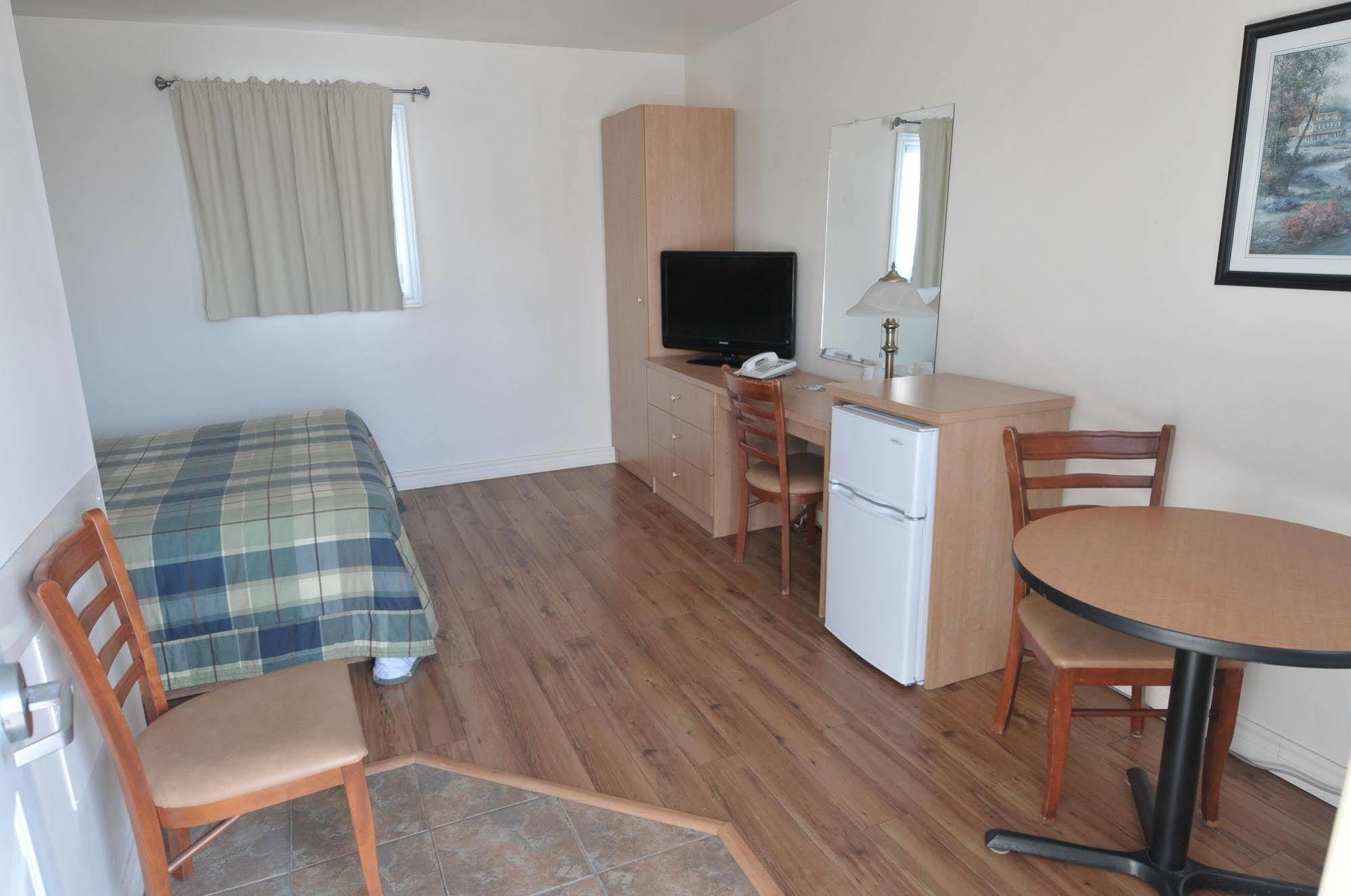 Motel Chevalier Québec Eksteriør billede
