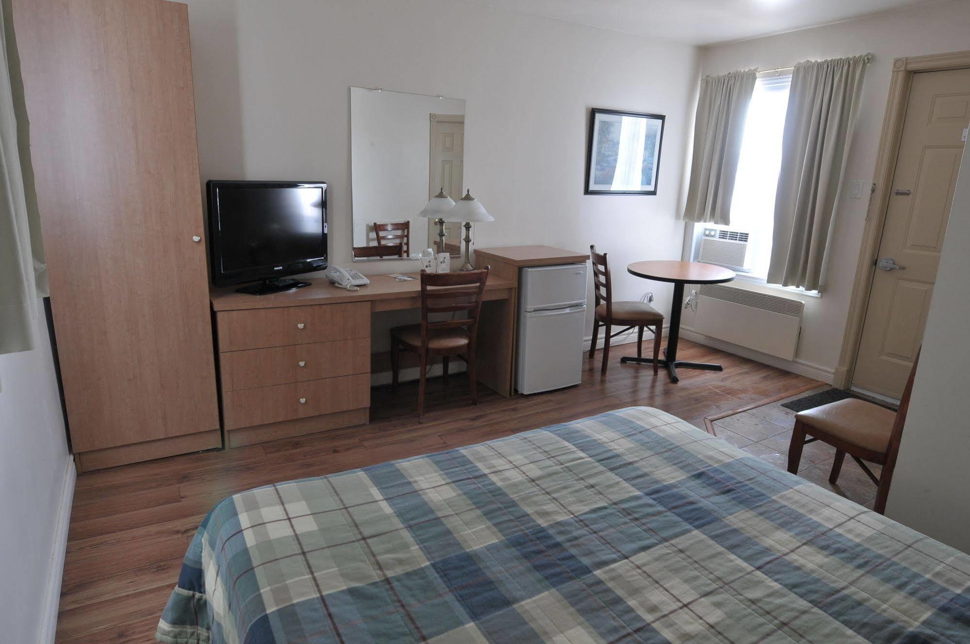 Motel Chevalier Québec Eksteriør billede